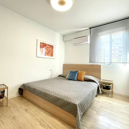 Διαμέρισμα Spacious, Sunny Flat By Of Arts & Sciences *