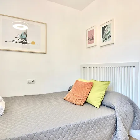 Spacious, Sunny Flat By Of Arts & Sciences