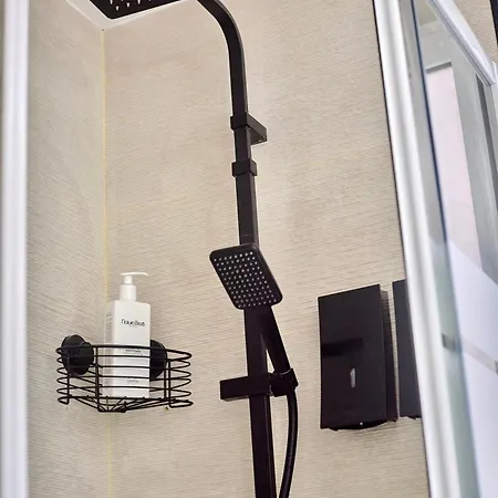 Spacious, Sunny Flat By Of Arts & Sciences Διαμέρισμα *