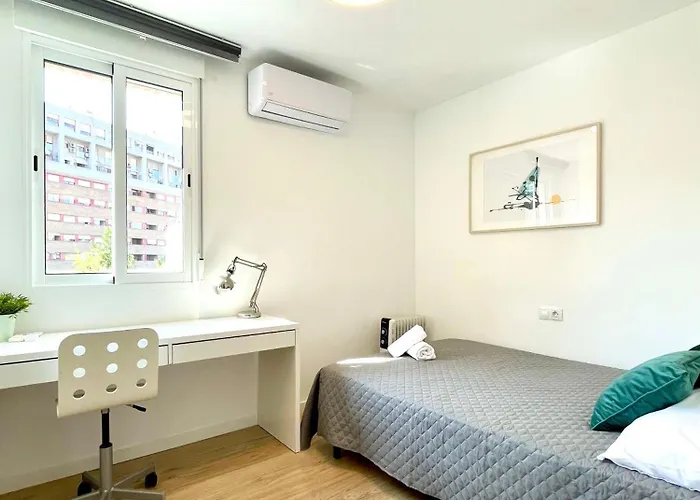 Apartment Spacious, Sunny Flat By Of Arts & Sciences *