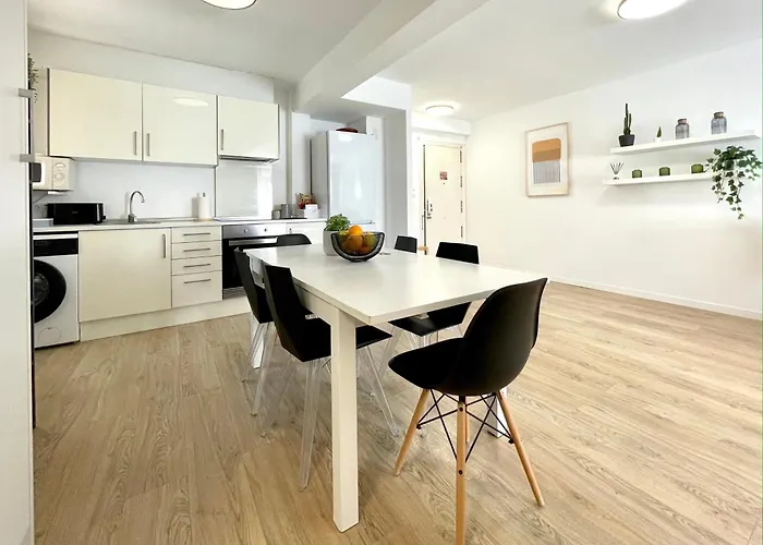 Spacious, Sunny Flat By Of Arts & Sciences * Valencia