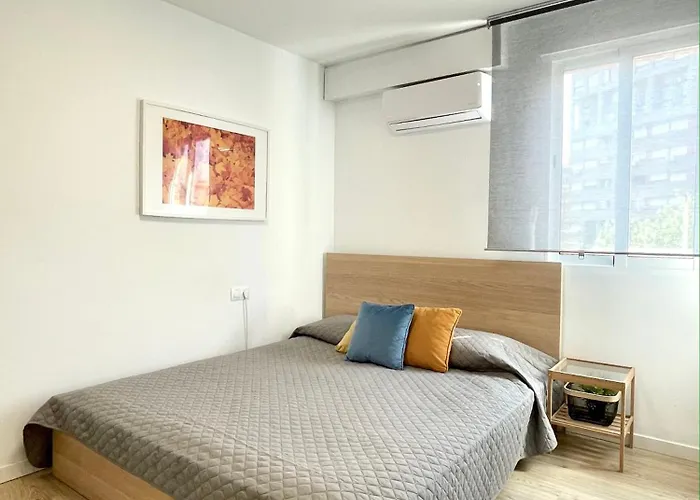 Apartment Spacious, Sunny Flat By Of Arts & Sciences