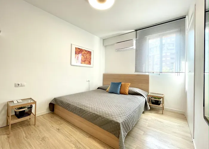 Apartment Spacious, Sunny Flat By Of Arts & Sciences *