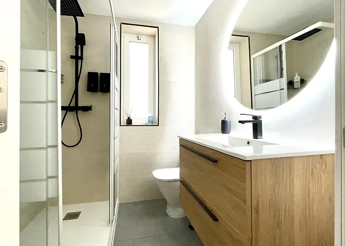 Apartment Spacious, Sunny Flat By Of Arts & Sciences *