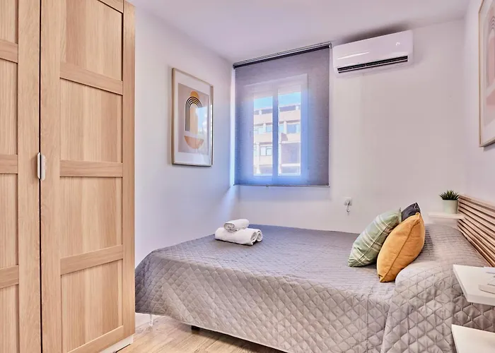 Spacious, Sunny Flat By Of Arts & Sciences Apartment *
