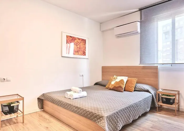 Spacious, Sunny Flat By Of Arts & Sciences * Valencia
