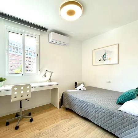 Apartament Spacious, Sunny Flat By Of Arts & Sciences *