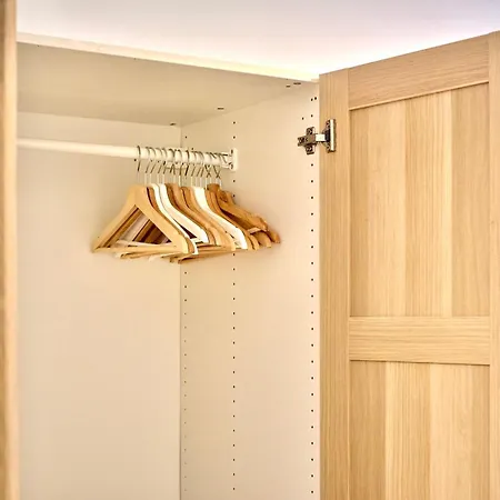 Spacious, Sunny Flat By Of Arts & Sciences Apartament *