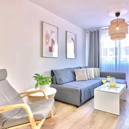 Spacious, Sunny Flat By Of Arts & Sciences Walencja