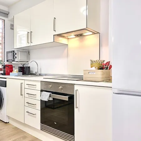 Apartament Spacious, Sunny Flat By Of Arts & Sciences