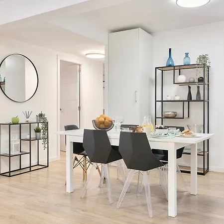 Spacious, Sunny Flat By Of Arts & Sciences Walencja