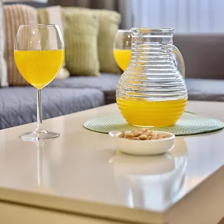 Spacious, Sunny Flat By Of Arts & Sciences Apartament *